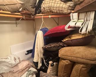 Throw pillows- like new