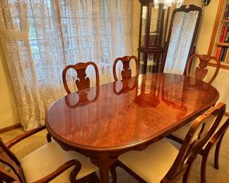 Beautiful dining room table and chairs! 