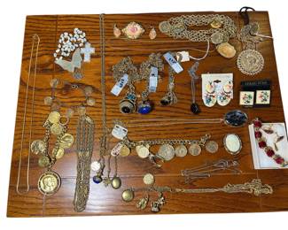 Collection Vintage Gold Tone Costume Jewelry