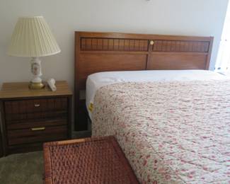 Adjustable bed - No mattress