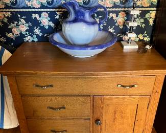 Antique oak wash stand/cabinet.