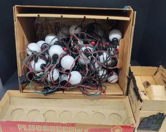 	Sylvania Fluorescent Christmas Tree Lights