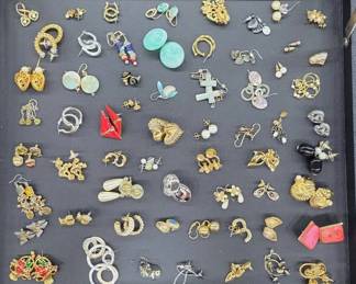 	Costume Jewelry Earrings