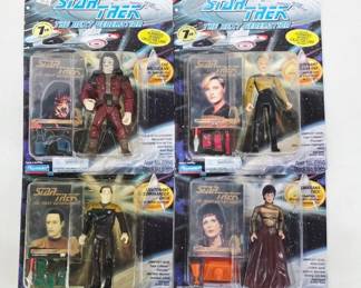 	Star Trek TNG Action Figures Set