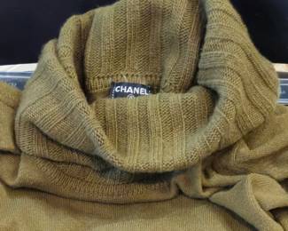 Chanel moss color turtle neck wool sweater. Size 8-10
