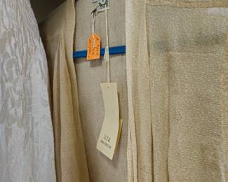 Front view of Citron fan design silk wrap.