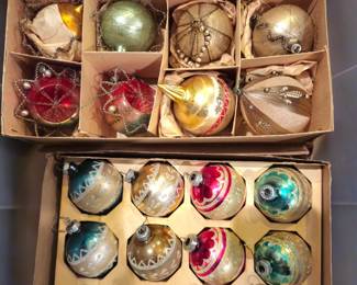 More vintage Christmas tree ornaments.