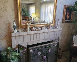 Fireplace screen NFS - Family is keeping 