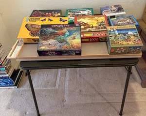 8 Pre-owned Jigsaw Puzzles with Display Board and Shelves and table Wooden Puzzle Table with Storage Drawers for 750-1500 Piece Jigsaw Puzzles Crafting