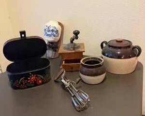 Vintage Hand Crank Coffee Grinder Wooden Metal Coffee Mill Brown, Two Tone Pot Toleware Box Hand Mixer