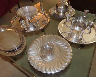 Silverplate pieces.