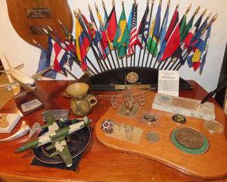 US Airforce and RAF wall plaques. US Airforce presentation awards.