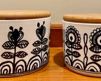 (2) Storage Canisters