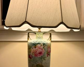 Vintage Hand Painted Porcelain Table Lamp