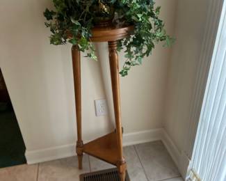 Plant stand & faux plant