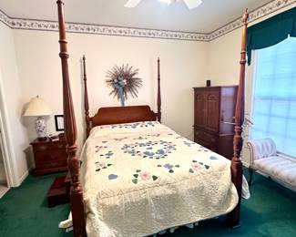 Queen size 4 poster bed 