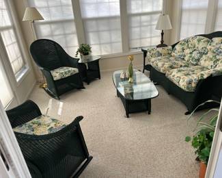 7 pieces Lloyd Flanders wicker furniture 