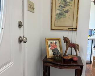 Set of 2 nesting tables