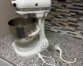 Kitchenaid mixer with attachments