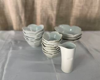 Pier 1 serving bowls and creamer