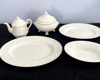 Wedgewood "Patrician" Service Set