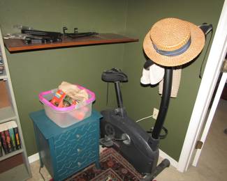3 drawer stand, exercise bike
