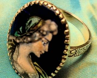 Beautiful gold and enamel ring, Victorian era, French. 