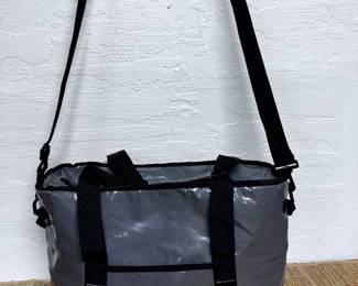 Great cooler stye tote insulated