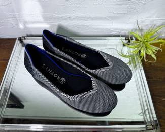Rothy’s two tone stylish flats size W10