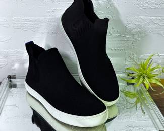 Like new Rothy’s ankle boot