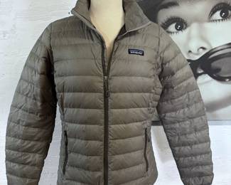 Great Patagonia Down “Sweater” jacket size W medium 