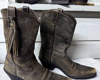 Ariat boots with tassel size9.5 woman’s