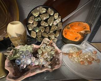 Abalone trivet, atomic ash tray, Harmony Kingdom fish vase, grape clusters