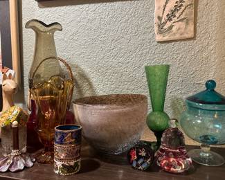 Cloisonne napkin rings, Amber Handkerchief vase