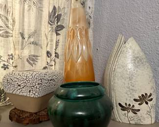 Aladdin Carnival glass lamp, pottery