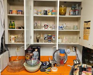 Star Wars, Star Trek, Holly Hobbie, Squirt, Pepsi, Coca Cola, Sambo's and other vintage glassware