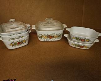 Sugar & Spice Pyrex baking dish set from 1970s
