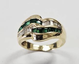 14K Yellow Gold Emerald & Diamond Ring