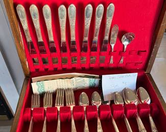 Silver plate flatware set 