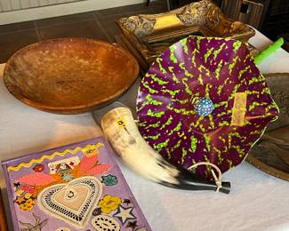 This flower is pretty cool. It’s made out of an album and hand painted by Manuel’s (the famous clothes designer) son.