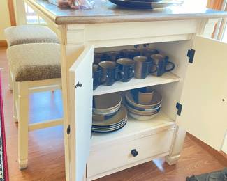 storage in trestle type table