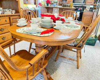 oak dining table w/6 chairs