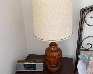 Vintage lamp; vintage GE alarm clock radio