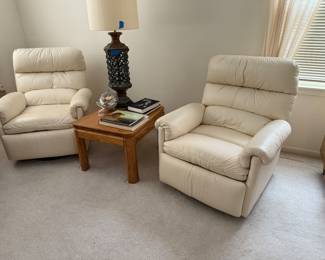 Lazy Boy leather manual recliners; (rocking, reclining, swivel) (2 available)