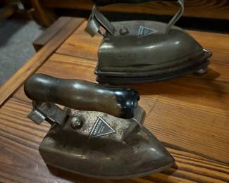 vintage American Beauty irons with wood handles