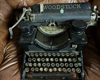 Vintage Woodstock typewriter