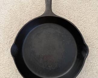 Griswold 8 cast iron skillet