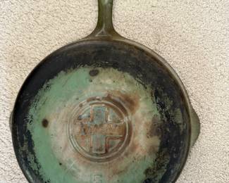 Griswold 9 cast iron skillet