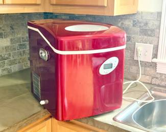 NewAir Portable Ice Maker-Makes 50lbs Of Ice!
