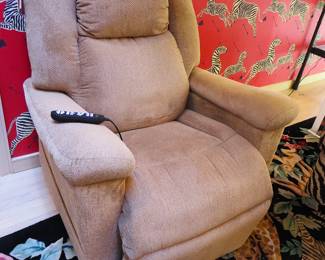 Ultra Comfort lift chair